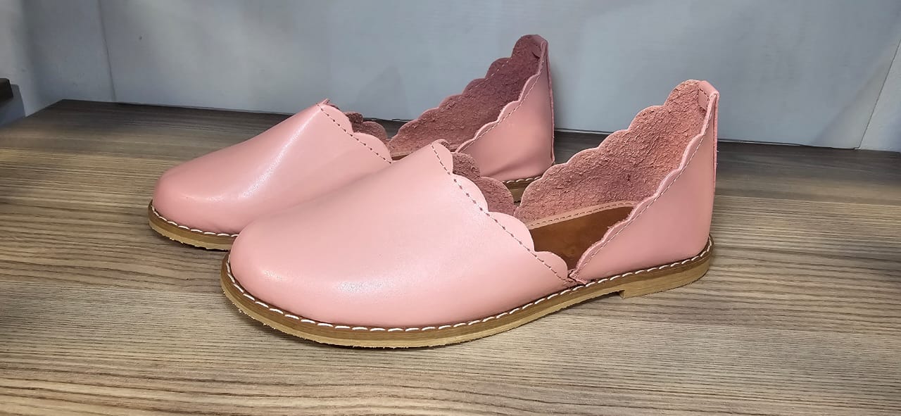 Ladies low Flower Cut Shoes  The Beautiful  3 Pink 