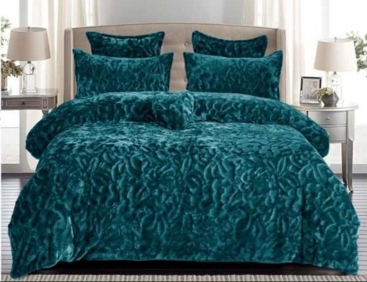 6 Piece Quilted Cover Queen Size Bedding Set  The Beautiful Blue  